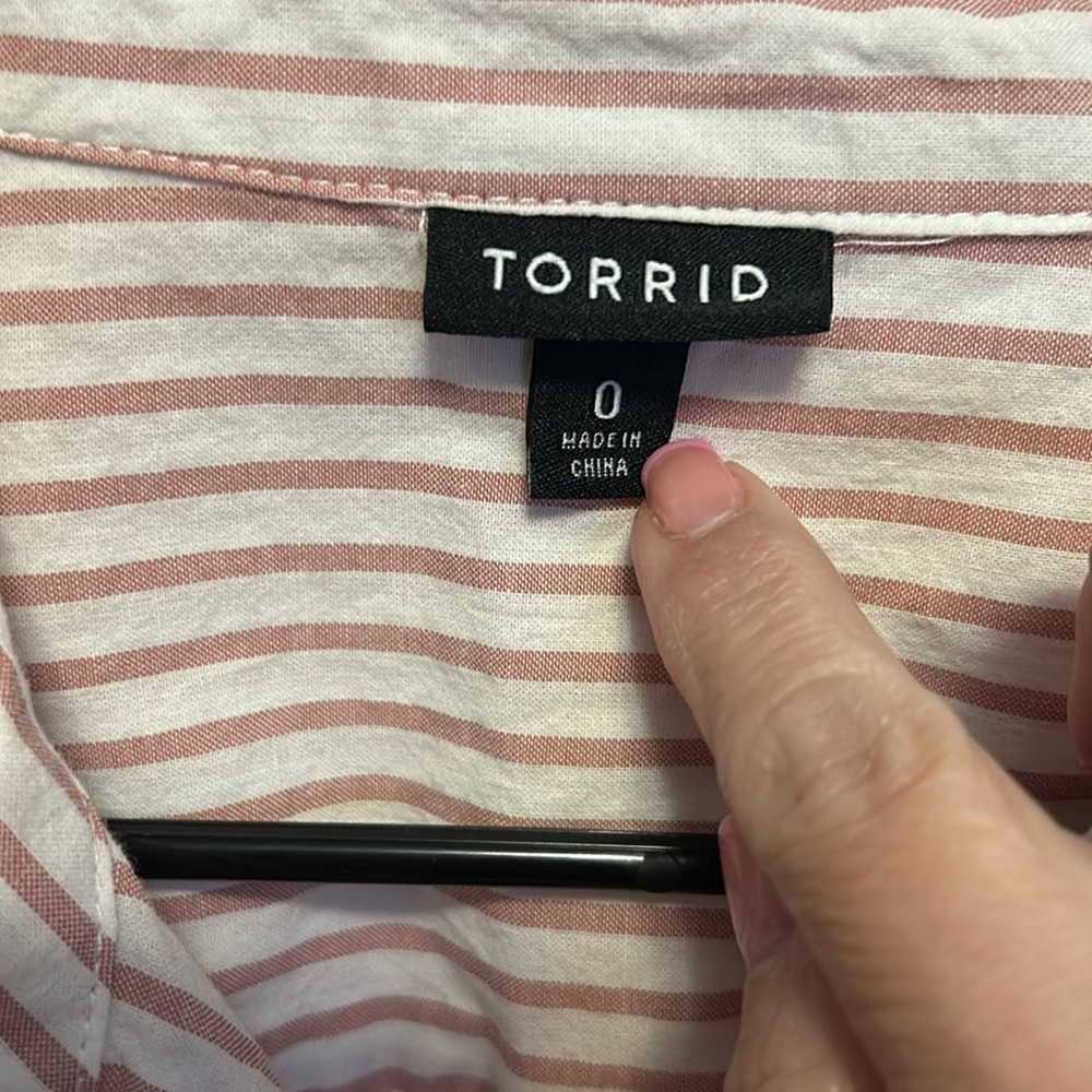 Torrid shirt - Picture 2 of 7